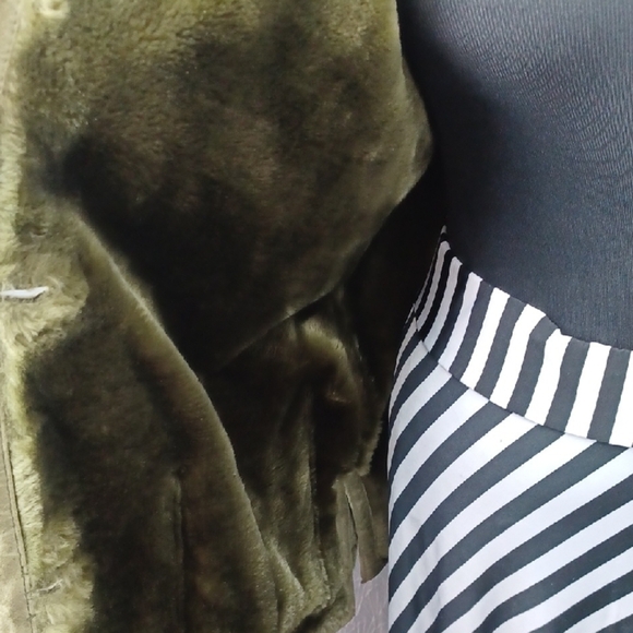 Dennis Basso Green Teddy Jacket with Plush Collar - Picture 9 of 13